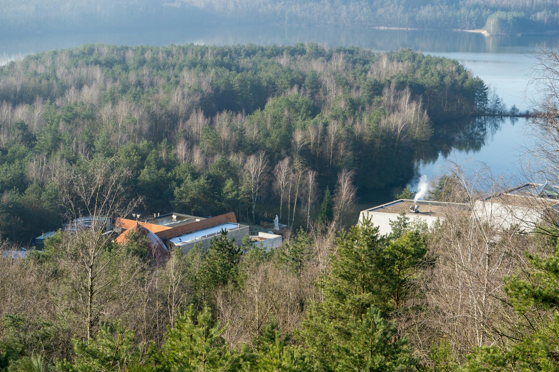 Logo Funduszy Europejskich z napisem Ozorków, symbolizujące inwestycje i rozwój miasta.